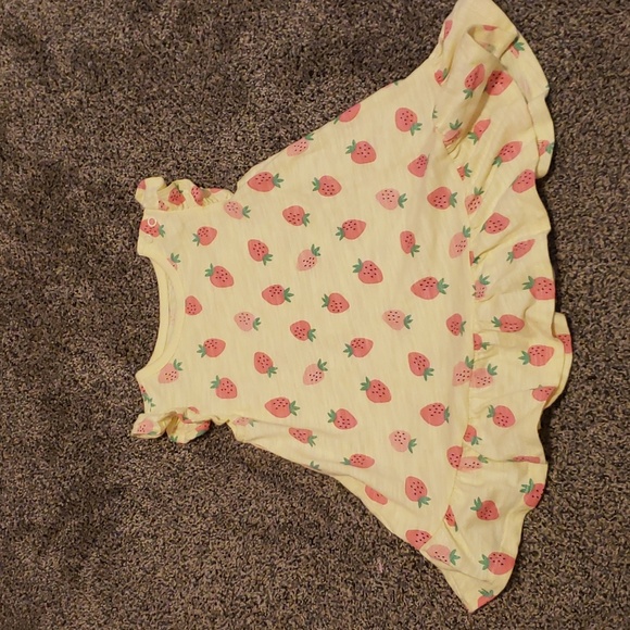 BUNDLE OF 4 DRESSES - Picture 12 of 14